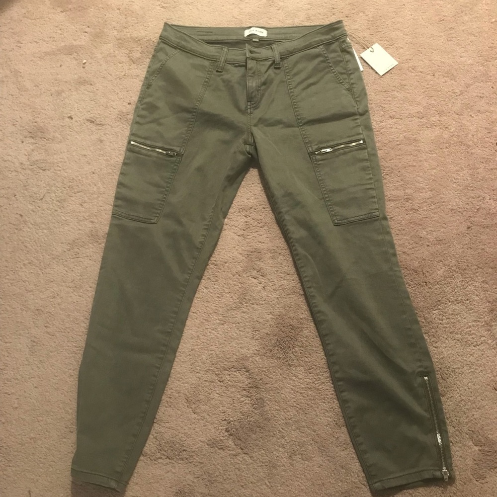 NWT Lila Ryan ankle length skinny pants green